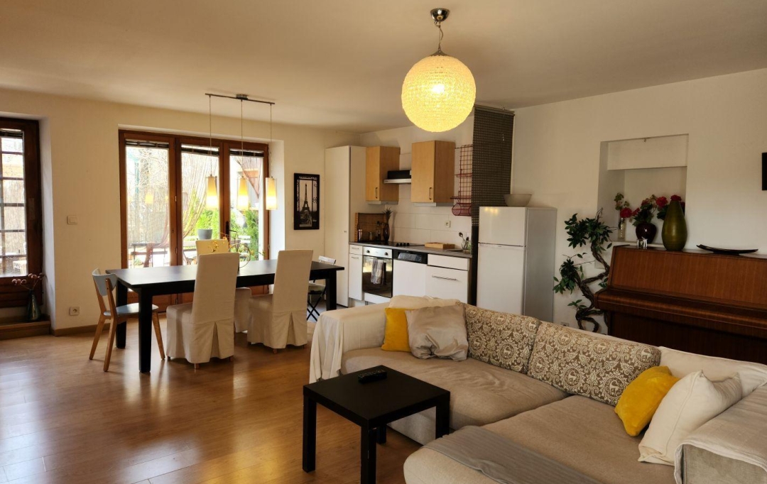 Annonces SAINTJULIENENGENEVOIS : Appartement | COLLONGES-SOUS-SALEVE (74160) | 85 m2 | 1 800 € 