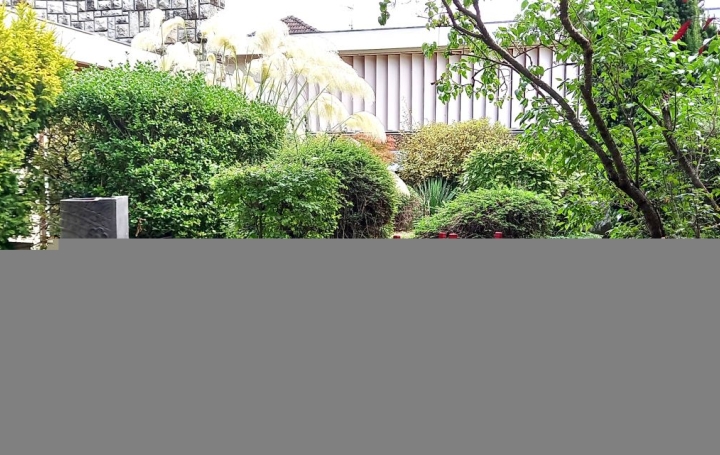Maison   ANNEMASSE  300 m2 1 680 000 € 